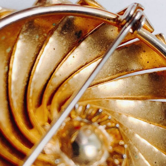 Vintage Mid Century Gold Tone Swirl Brooch Textured Layered Modernist Spiral Pin - Picture 11 of 16